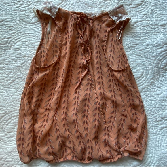 Forever 21 Sleeveless Top w/ Bird Print & Peter Pan Collar Size Small - Picture 9 of 14